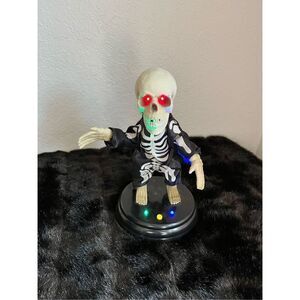 Gemmy Groovin Ghoul Dancing Skeleton Grave Raver Livin La Vida Loca
